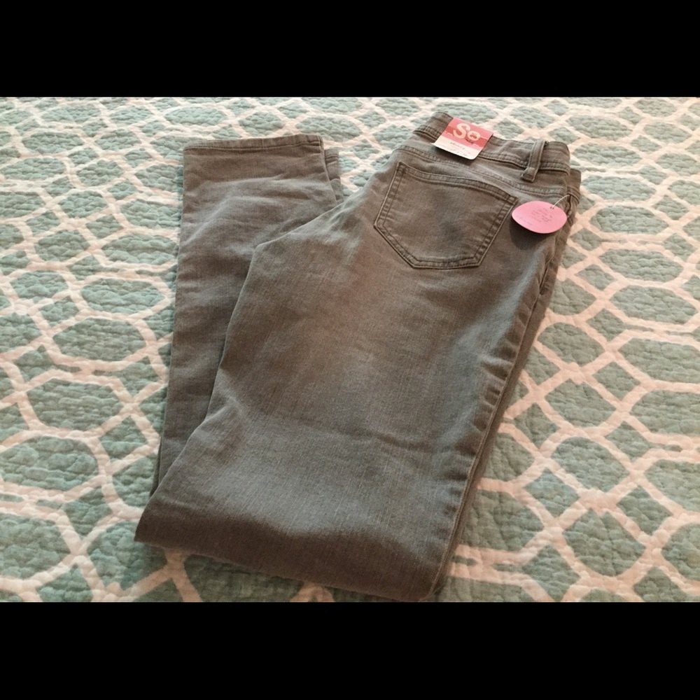 NWT SO Size 9 Juniors Gray Skinny Jeans